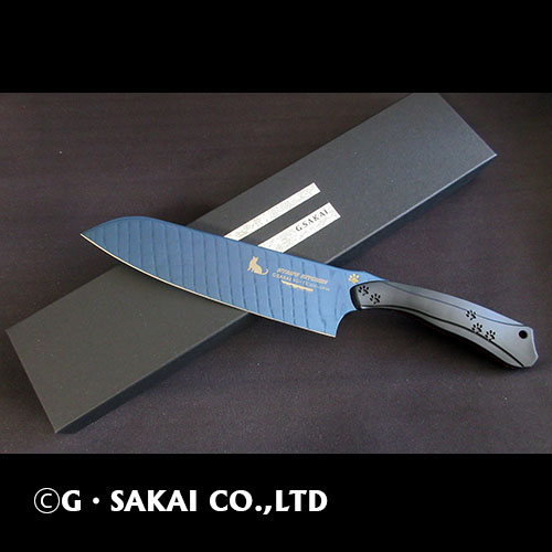 G_SAKAI's tweet photo. プレゼントでもらえるならどっちが欲しいですか？

左：切れ味抜群の蒼鏡の猫包丁⇒リポスト
右：切れ味抜群の超精密高級爪切り⇒いいね https://t.co/NMqZKzb6NL