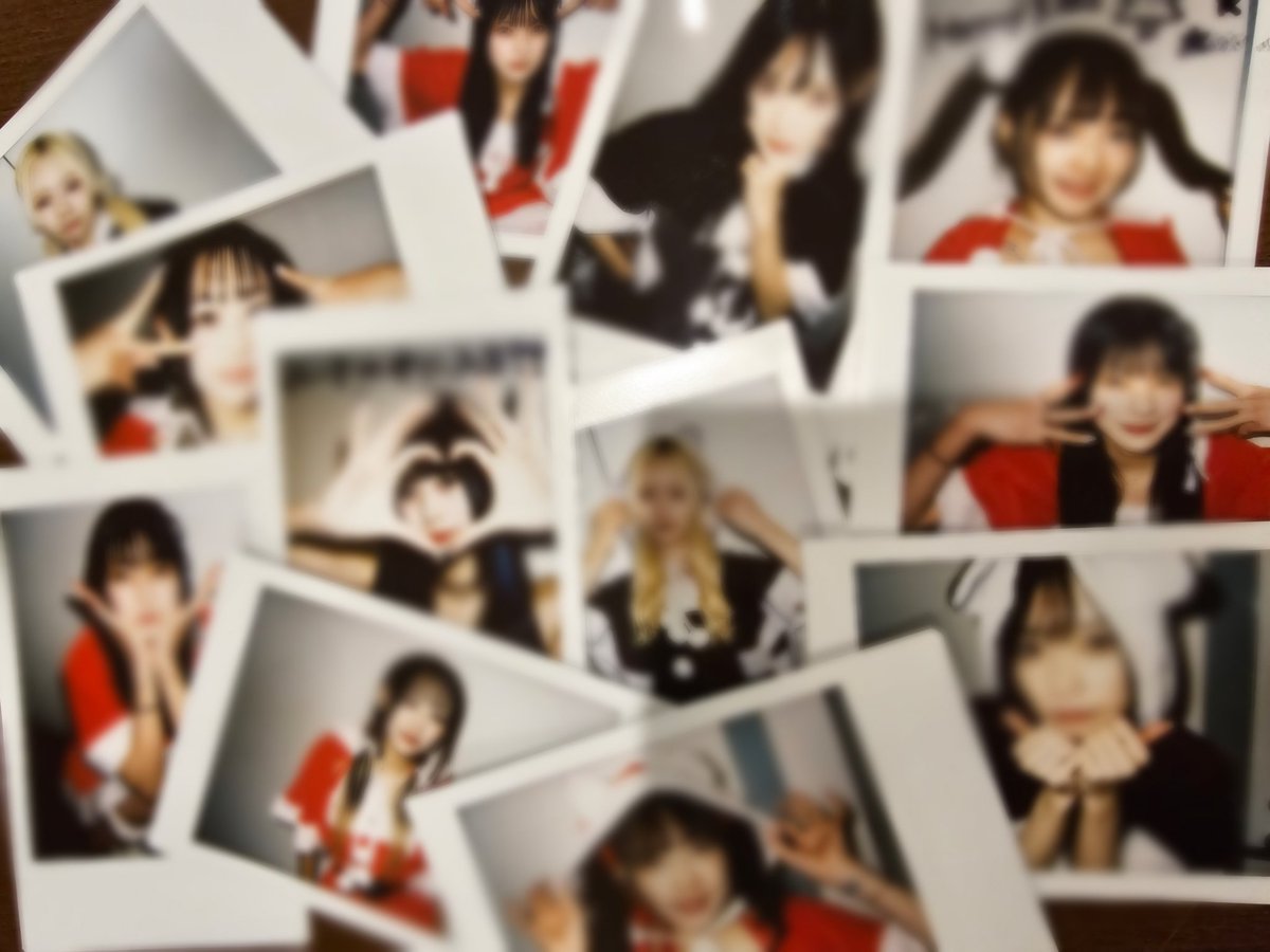 JACKK__official's tweet photo. 🛒🎄🪅
Goods Release！

ja惹句ck公式通販SHOPにて
【サンタ】ランチェキ
●各メンバー2枚1セット※数量限定

【衣装】ランチェキ
【MV衣装】ランチェキ

12/26(Thu)18:00～　販売

    ja惹句ck 公式通販SHOP
▶︎ https://t.co/a3EuPUZ7rM ◀︎

#ja惹句ck https://t.co/uyBR6CtDWk
