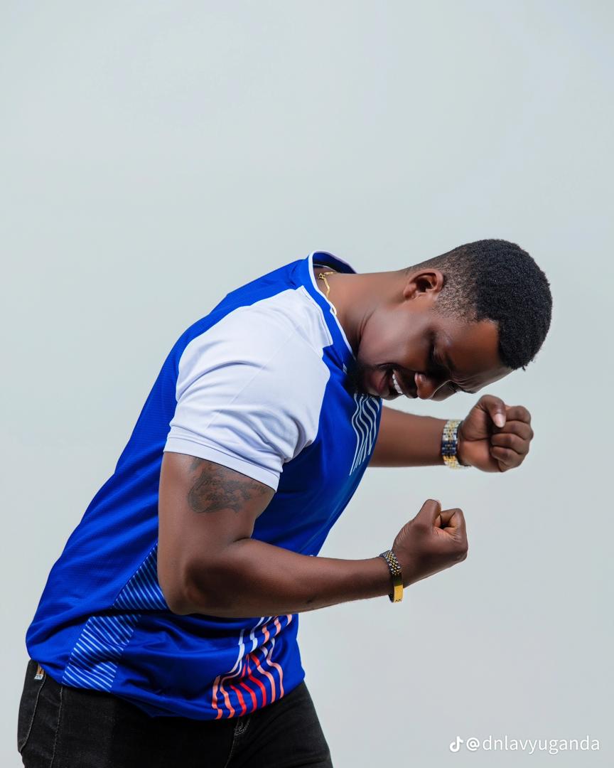 dnlavy's tweet photo. This festive season, stock up on Dnlavy Jerseys! 🎄
Wholesalers & retailers, get ahead of the New Year rush.
Order now! 📞 +256 742 448531
Don’t miss out!
#DnlavyJerseys #ClothingBrand #NewClothing #NewBrand https://t.co/xrCKdvphj9