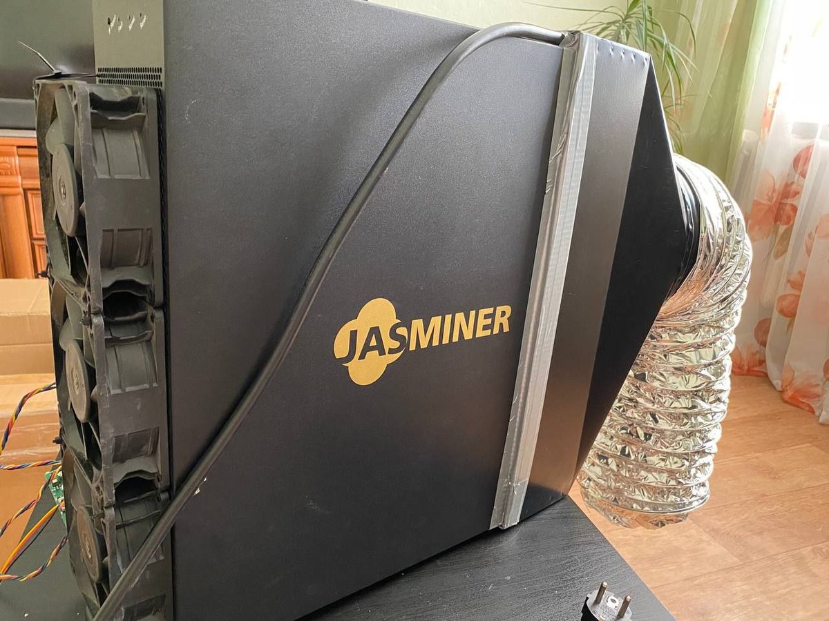 jasminer_com's tweet image. 👀Some interesting feedback from #JASMINER X16-Q users!

🧐What’s your cooling hack? Share it in the comments below!

#CryptoMining #CoolingTips #MiningEfficiency #JASMINER #MiningCommunity #X16Q #CoolingSolutions #CryptoMiningLife #MiningTips #MinersOfTwitter