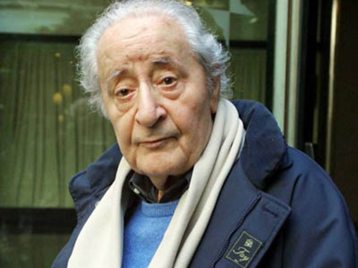 mariobianchi18's tweet photo. Il #26dicembre 1919 nasceva #MarioScaccia. Abbandonò gli studi in pedagogia e si iscrisse all'Accademia d'arte drammatica, esordendo a teatro nel 1946 ed al cinema con Tempi nostri (1954). Molto attivo anche in TV (Le avventure di Pinocchio, Le anime morte) e con i radiodrammi. https://t.co/ih3Slw198x