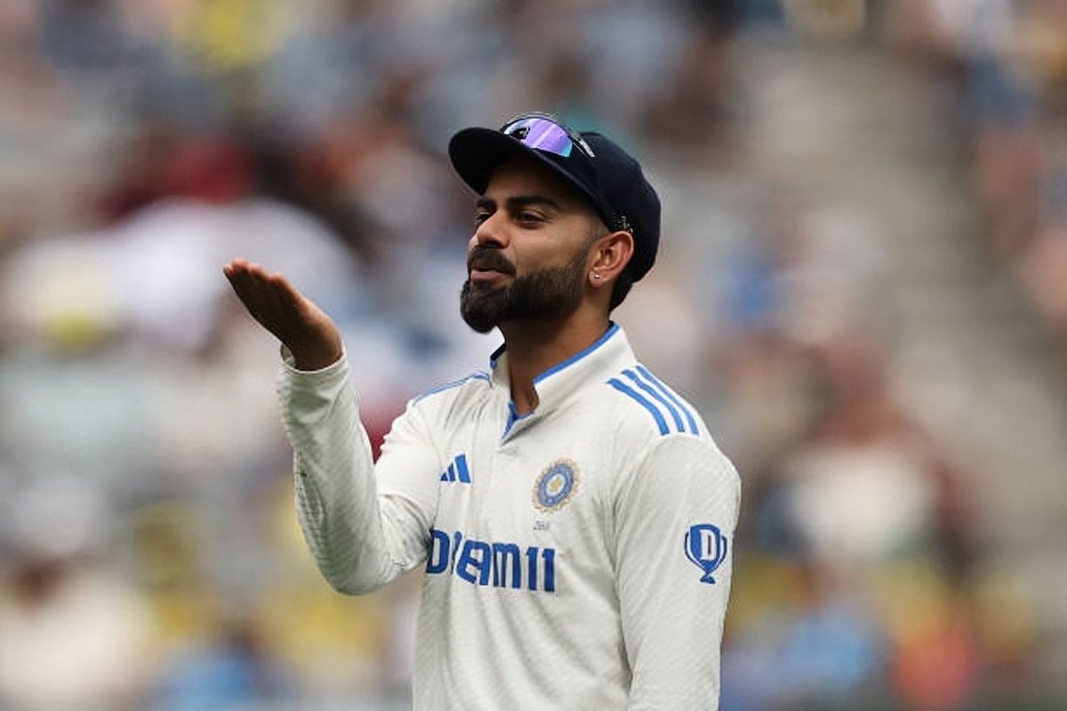 katyxkohli17's tweet photo. When the crowd was boeing him, Kohli gave them a flying kiss 😂 https://t.co/FwdLsl1EqP