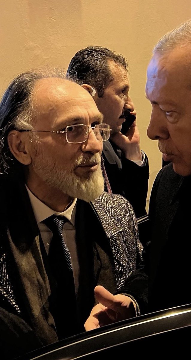 ekremhelvacifb's tweet image. Cumhurbaşkanımız @RTErdogan ‘ın çocukluk,dava ve yol arakdaşı aynı zamanda Cumhurbaşkanımızın İBB özel kalem müdürü değerli abim,kıymetli büyüğüm @ismailengin6 toplumun sahadaki sesi olmaya devam ediyor.Huzurunuzda kendisine teşekkür ederim.Ellerinden öperim.Yolunuz yolumuzdur.
