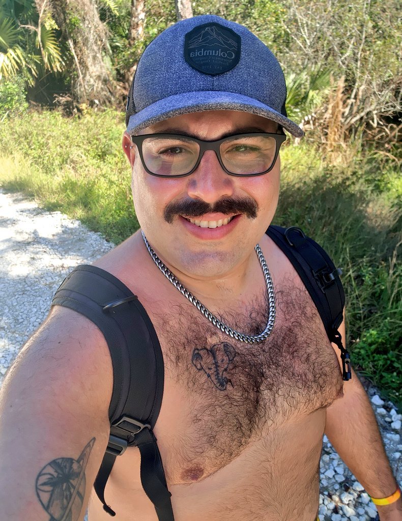This time last year, I was living the naturist dream plus rocking a mustache phase. 😄 It's been way too long since my last naturist retreat. It's time to change that! 🌿
#throwbackthursday #TBT #naturistlife #naturist #barevibes