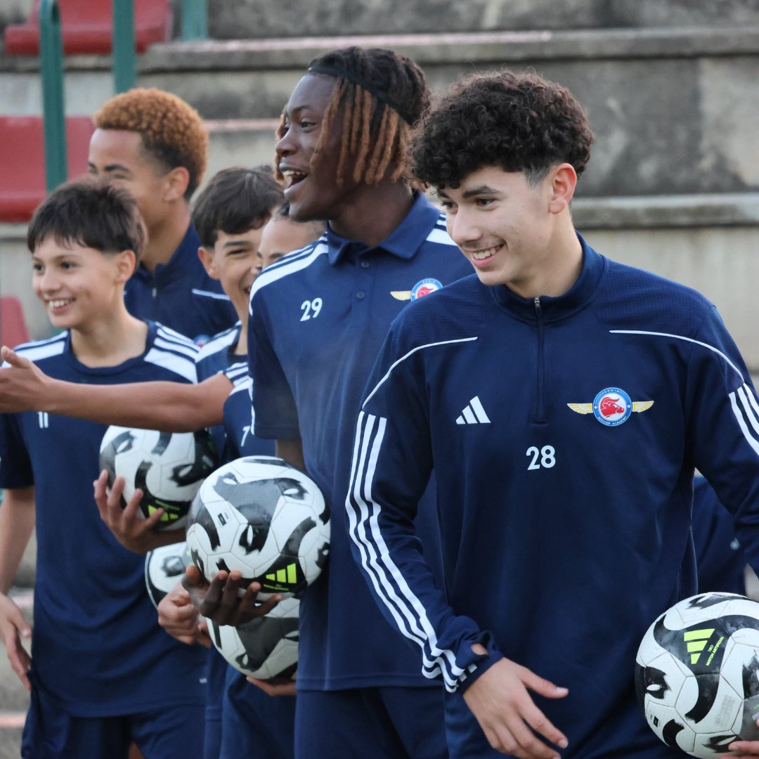 SpainSoccerA's tweet photo. Be part of our soccer family¡. Our family values teamwork, sportsmanship, and the joy of the game, both on and off the field. We believe in fostering an inclusive environment where everyone can grow, learn, and contribute to the team's success¡
#soccer #spainsoccer #bestacademy https://t.co/nh2obbNhcp