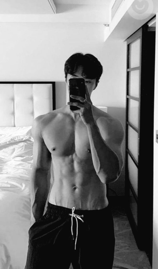 farismafa's tweet photo. #Gymbro #gym #fitness #sports #handsomeguys #goodshape https://t.co/9HRMBKDmWf