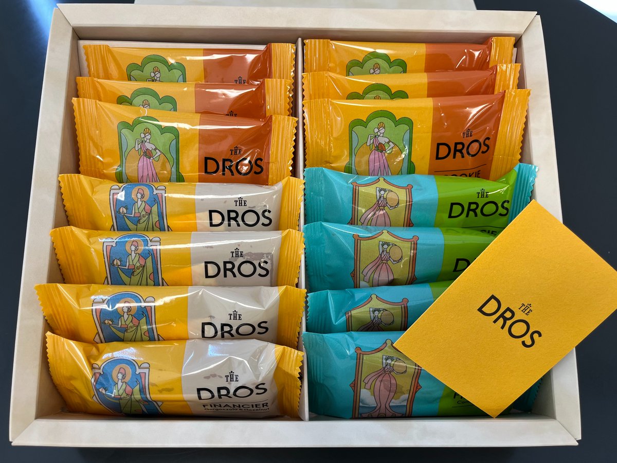 GUNZE_Ltd's tweet image. 今日のおやつはお取引先さまから頂いた #DROS さんのフィナンシェ！
チーズ好きの私にはたまらないチーズ味💛
2024年を締めくくるオヤツにはピッタリ～😍
ホンマに締めくくれるかどうかは置いといて、残り時間も頑張るンゼ🔘