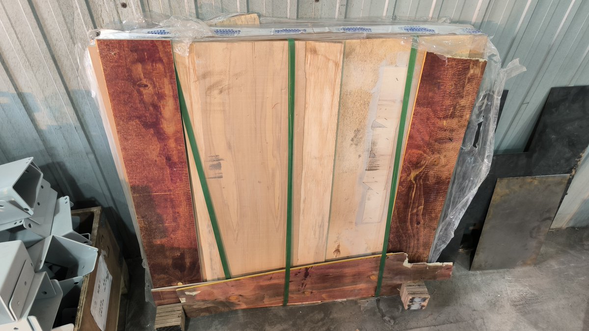 禁闭箱·制作纪录002
镀锌方管已经切好并编号，胶合板也已送达，接下来便是焊接与组装。
次常鸣谢：
<a href="/AlmondCookie233/">杏仁饼</a> 
<a href="/AlmondLab233/">杏仁饼の烤箱</a>