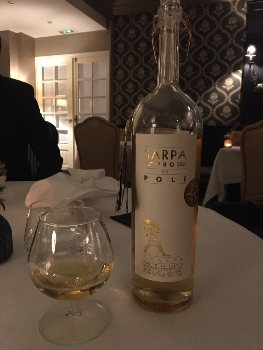 Here is wishing everyone #HappyXmas after fab dinner @lassaggio_castille #Italian restaurant where the tree seemed to change colour after elegant but intense bottle - or two - of #Amarone @falezze with pasta and black #truffles followed by wonderful barrel-aged #grappa