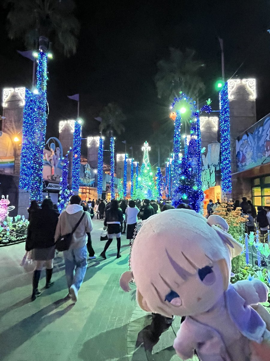 SKTO_key's tweet photo. 高校生活最後のクリスマス友達2人と過ごせてほんまによかった😭😭
去年はクリぼっちやったから今年は耐え。。 https://t.co/49UKeiZj1w