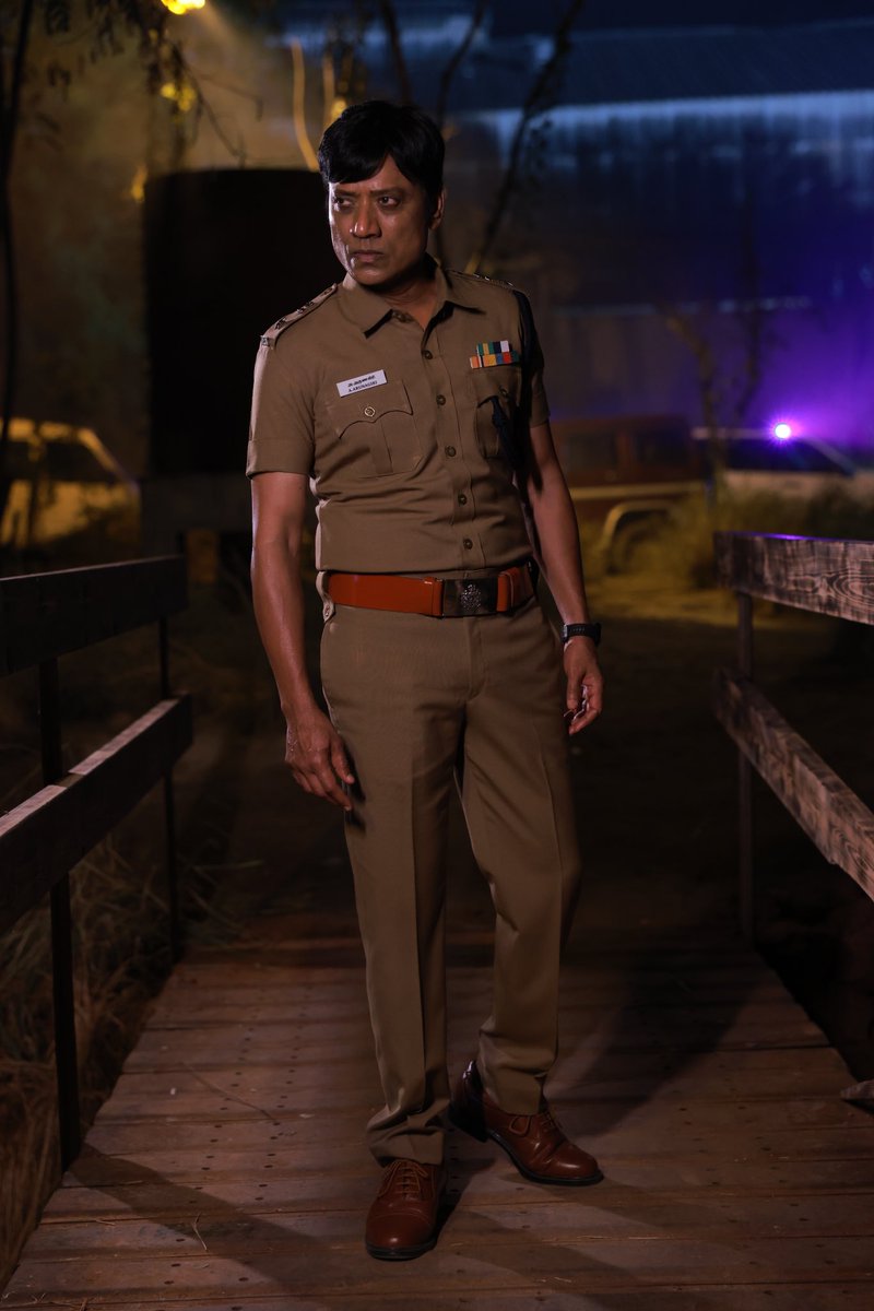 hr_pictures's tweet photo. Have guesses on what #VeeraDheeraSooran has for you🤔 ? Catch a glimpse and enter into the world of @chiyaan 's new action thriller 📹
An #SUArunkumar Picture 🎬
A @gvprakash Musical 🎵🎶🎼
Produced by @hr_pictures @riyashibu_

@iam_SJSuryah #surajvenjaramoodu @officialdushara @thenieswar @editor_prasanna @5starsenthilk  @winanoath @tuneyjohn #CSBalachandar  @PhoenixPrabu2 @Kavitha_Stylist @thebaalaji @thinkmusicindia @shibuthameens @hridhuharoon #zachariahrony @PharsFilm @THEOFFICIALB4U @ivyofficial2023 @propratheesh @shkarthik @beyondmediapres @sooriaruna @mugeshsharmaa @mediaaltair @solamediadinesh @rubesh_Rk_  @proyuvraaj