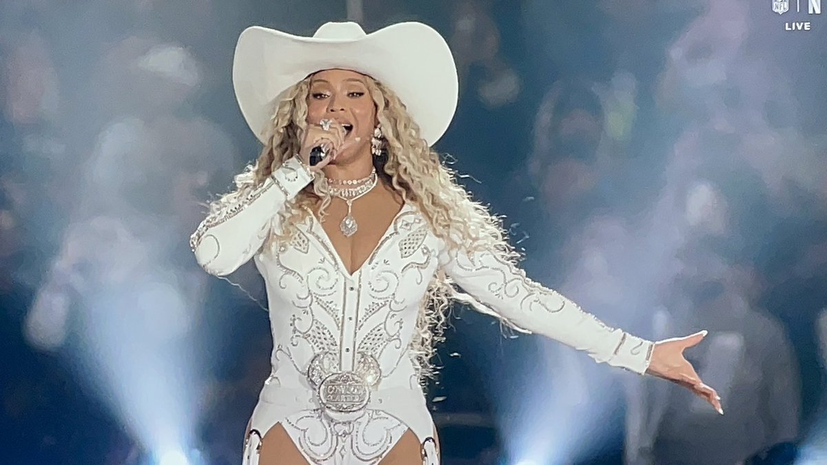 arnau_sn's tweet photo. still thinking about it…
Merry #Beymas
#BeyonceBowl https://t.co/2fPRH9fR9Q