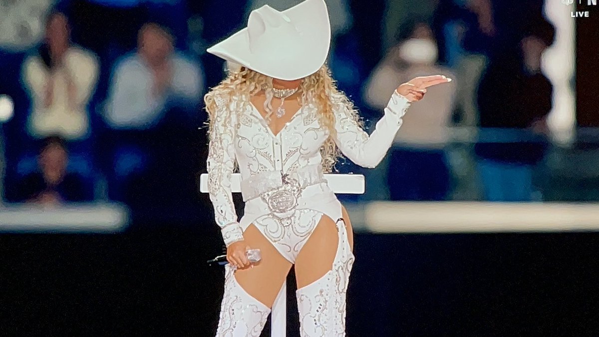 arnau_sn's tweet photo. still thinking about it…
Merry #Beymas
#BeyonceBowl https://t.co/2fPRH9fR9Q