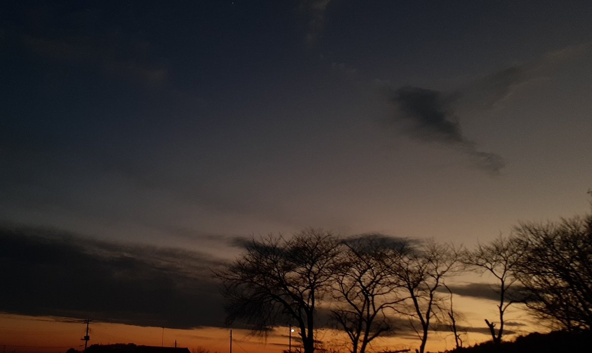 _migrs_'s tweet photo. #キリトリセカイ
#夕焼け https://t.co/1Krot42FZc