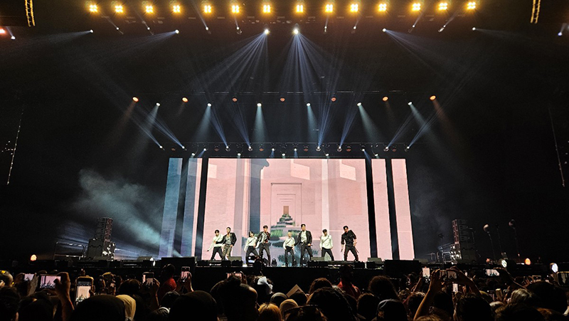 Artsro_Global's tweet photo. <Artsro Project : K-EXPO IN UAE 2023>

✔Date : November 10, 2023
📷Artist : Highlight

#Artsro #Highlight #KPOP #KIdols #Koreanidols #Concertproduction #concert #Concertpromotion #Concertagency #Artistbooking #Bookingagency https://t.co/DkqSXBiJ9y