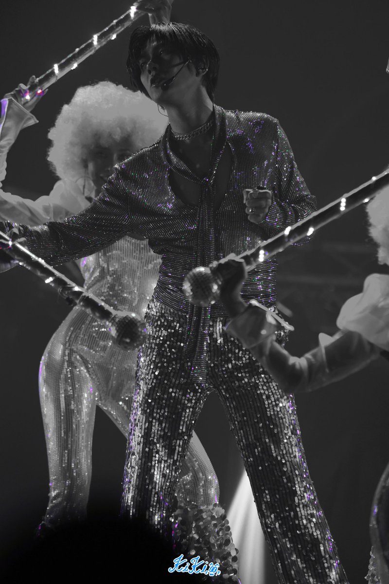 kikibuibuii's tweet photo. Shiny✨✨✨
@JakeB4rever 
BUILD SHINE ON STAGE
#BuildJakapan
#Beyourluve
#CanYouGleamTonight https://t.co/LNbQKyait8