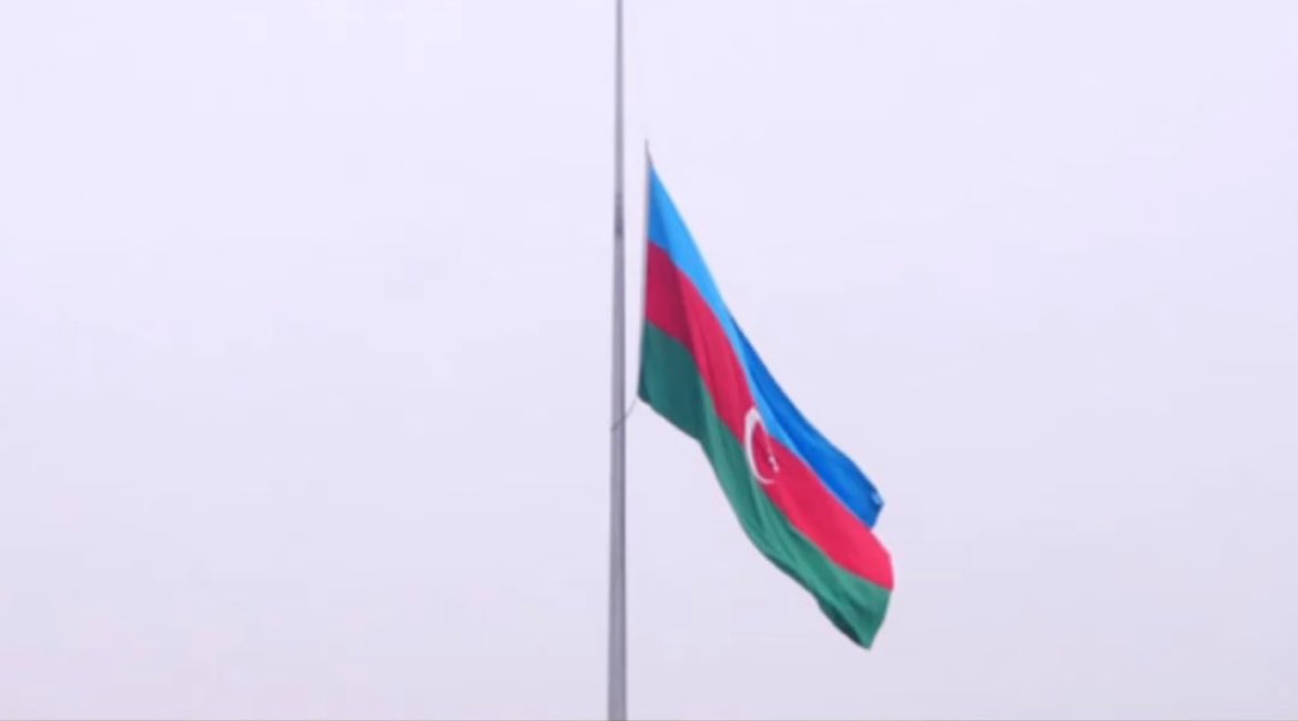Gulnargh's tweet photo. "Her şey yaxşı olacaq". #Azerbaijan https://t.co/H4urn5hi0i