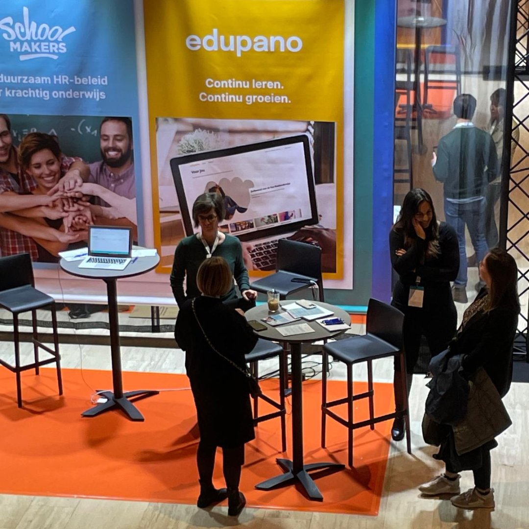 2024 was een jaar van groei, verbinding en inspiratie bij Schoolmakers! 🌟 En het nieuwe jaar brengt nog meer kansen: nieuwe webinars, trajecten en veelbelovende samenwerkingen! Waar wil jij aan werken in 2025? 👉 schoolmakers.be