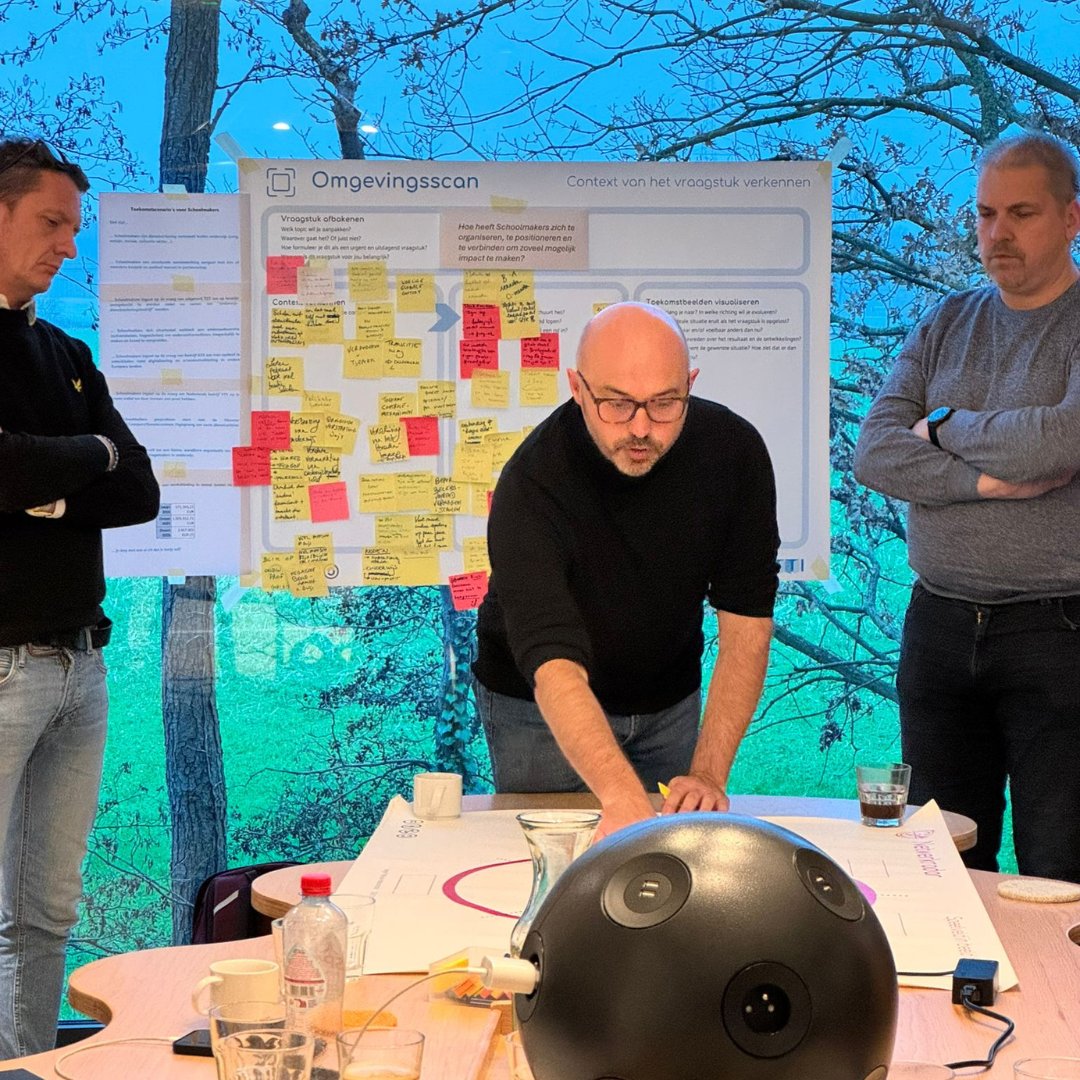 Schoolmakers tweet media