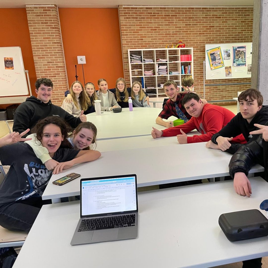 Schoolmakers tweet media