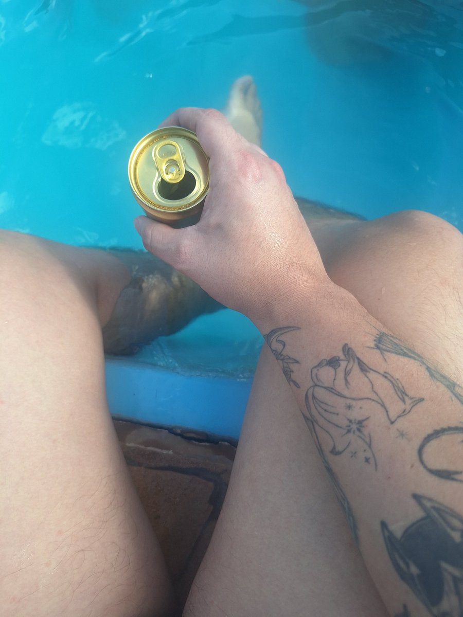 WfNakamura's tweet photo. Aproveitando para refrescar o calor nesse Natal. https://t.co/MqzxnTsiET