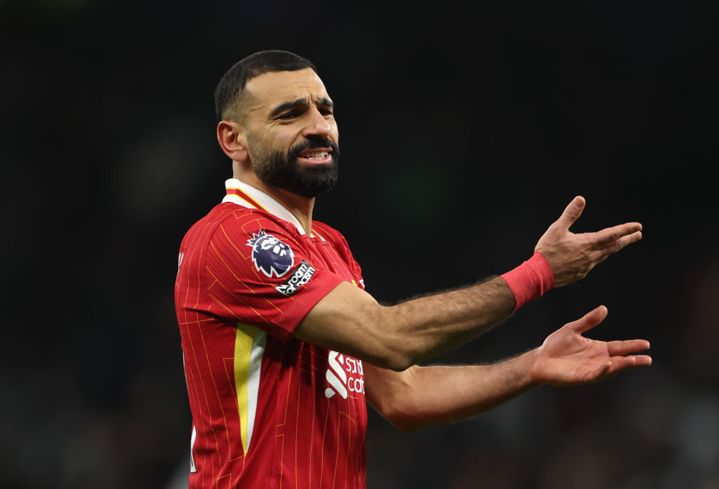 Soccer_Laduma's tweet image. LATEST❗

Liverpool have reportedly identified a surprise replacement for Mohamed Salah, who is yet to sign a new deal with the club. #TabSoccer

MORE: brnw.ch/21wPDEI