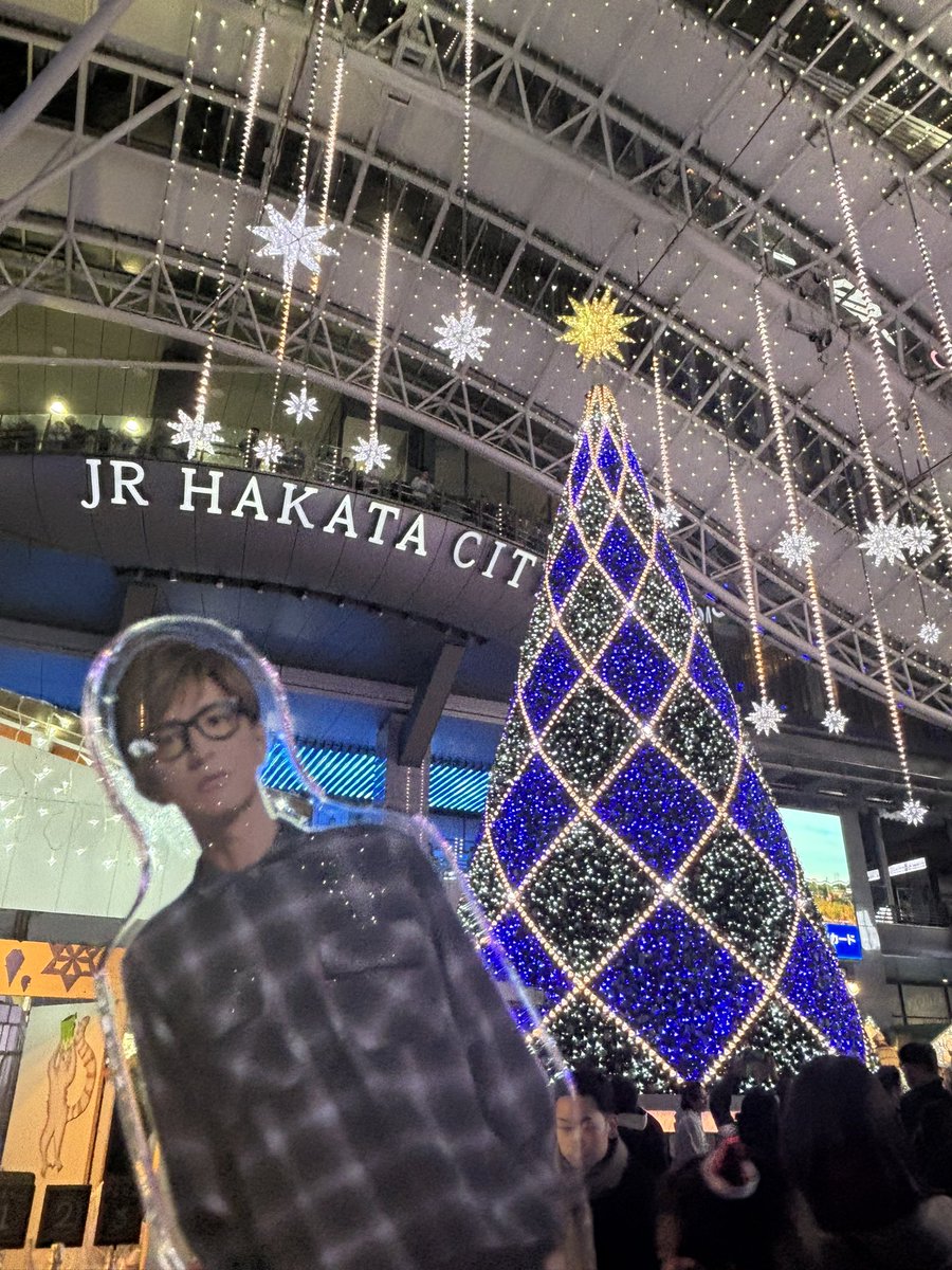 kimura_tak1205's tweet photo. お友達♡、自由にさせてくれた旦那に感謝デスッ🥹✨
チケット発券前の緊張、トロッコ始まる前、銀テが降ってくるワクワク、ライブ前のなぜかバタバタ、終電間に合うかのバタバタ、色々な思い出がありましたー❤️‍🔥ありがとうーー🫶🫶
#SEEYOUTHERE #木村拓哉 https://t.co/EG3sIxy9yL