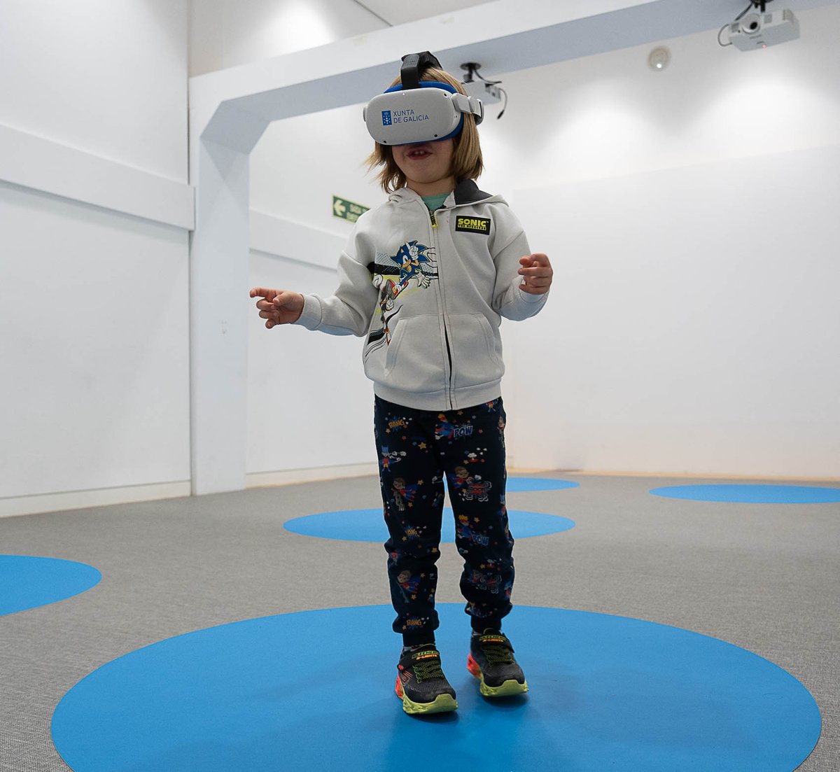 CidadedaCultura's tweet image. 🌰 En decembro o #Apalpador baixa do Courel para traerlles aos nenos e nenas castañas, agasallos, desexos... e palabras en galego. Pero como vive o resto do ano? No #NadalnoGaiás podedes descubrilo na nosa aventura virtual do #Galiverso de Nadal 👇

🥽 bit.ly/GaliversodeNad…