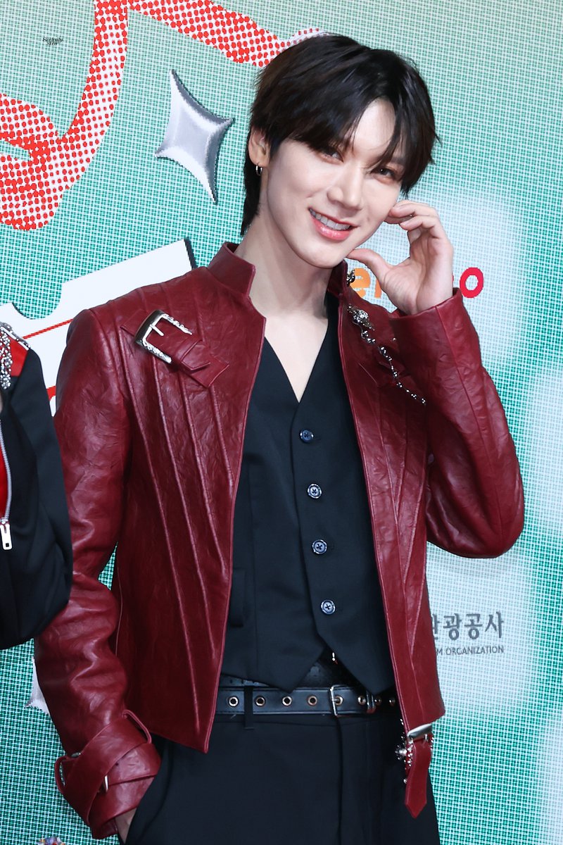 sedaily_star's tweet photo. 241225 가요대전 웨이션브이 텐

쩐니들의 산타 🎅🏻

#웨이션브이 #WayV #威神V
#텐 #TEN #李永钦 #เตนล์ https://t.co/l1eqt8Mv6c