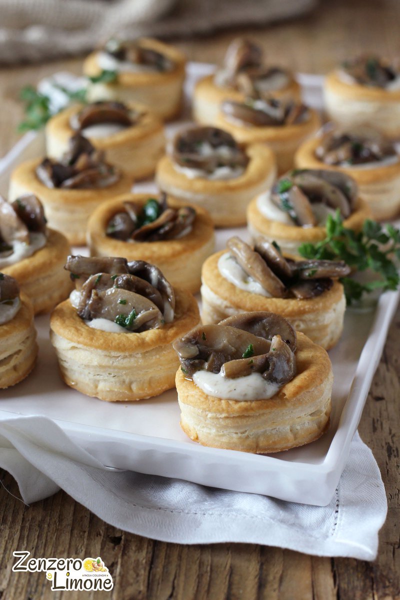 zenzeroelimone's tweet photo. VOL AU VENT AI FUNGHI
Perfetti per le feste.
RICETTA: https://t.co/tVXHDEoQvQ https://t.co/DYS1PiCRl5