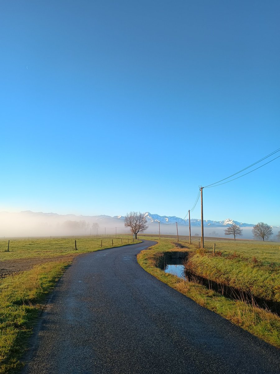 Magnifiques Pyrénées 🤩
En direct des coteaux de Lannemezan <a href="/Meteo_Pyrenees/">Météo Pyrénées</a>