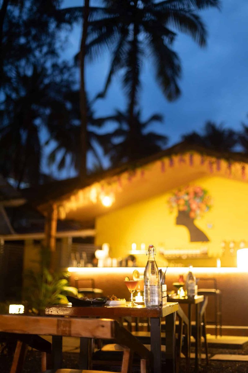 Hotelier_India's tweet image. Ochre Spirits revolutionizes experiential dining with Ochre Bar &amp;amp; Kitchen in Goa✨

Read More- hotelierindia.com/operations/och…

#hôtel #hoteldesigner #hoteldesigns #flagship #hotelliving #restaurantweek #bevarages #hotelierlife #hoteliernews #restaurantsupply