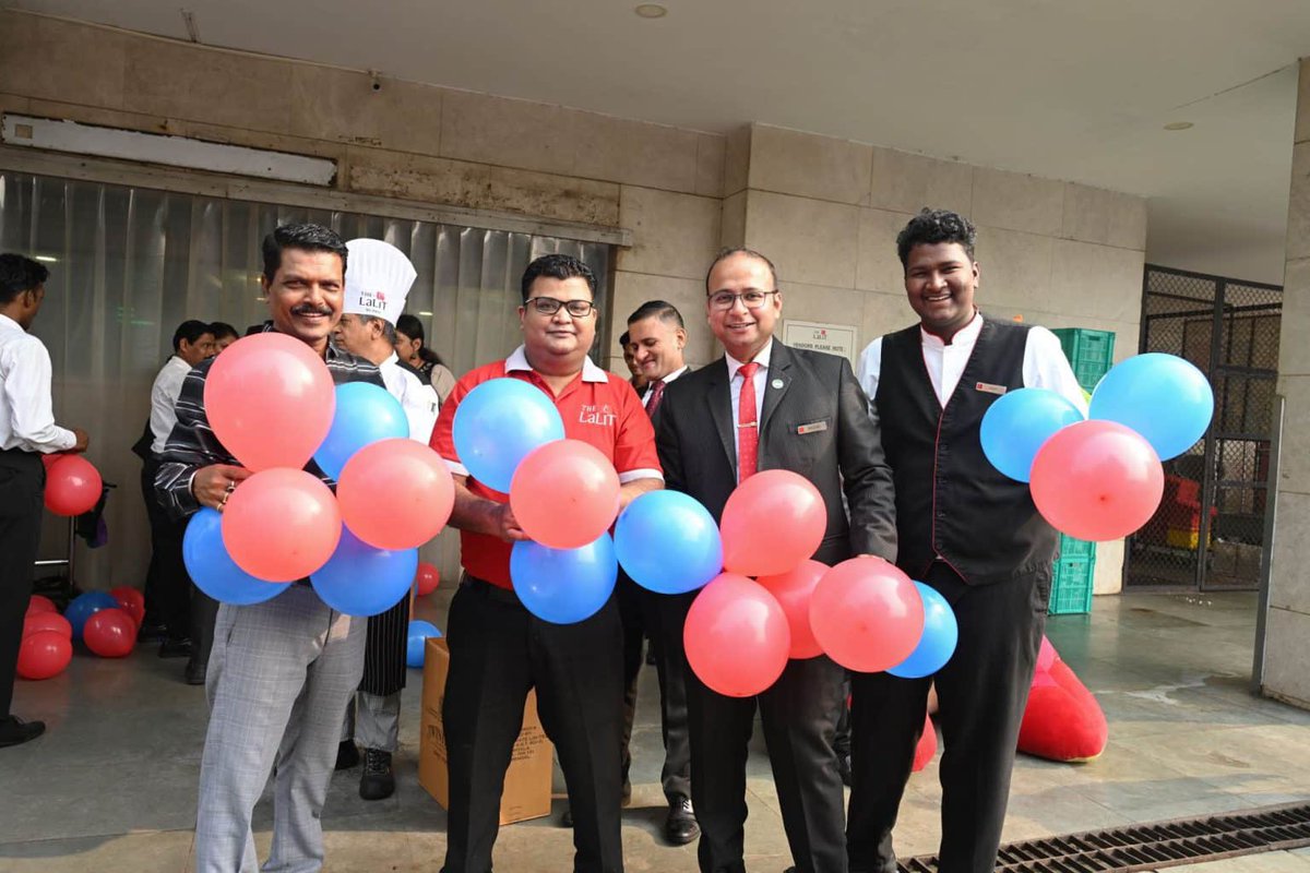 Hotelier_India's tweet image. The LaLiT Mumbai presents ELPHIE’s Global Celebration Parade: A festive spectacle of diversity and joy  ✨

@TheLalitGroup 

Read More - hotelierindia.com/operations/the…

#hôtel #hoteldesigner #hoteldesigns #flagship #hotelliving #restaurantweek #bevarages #hotelierlife #hoteliernews