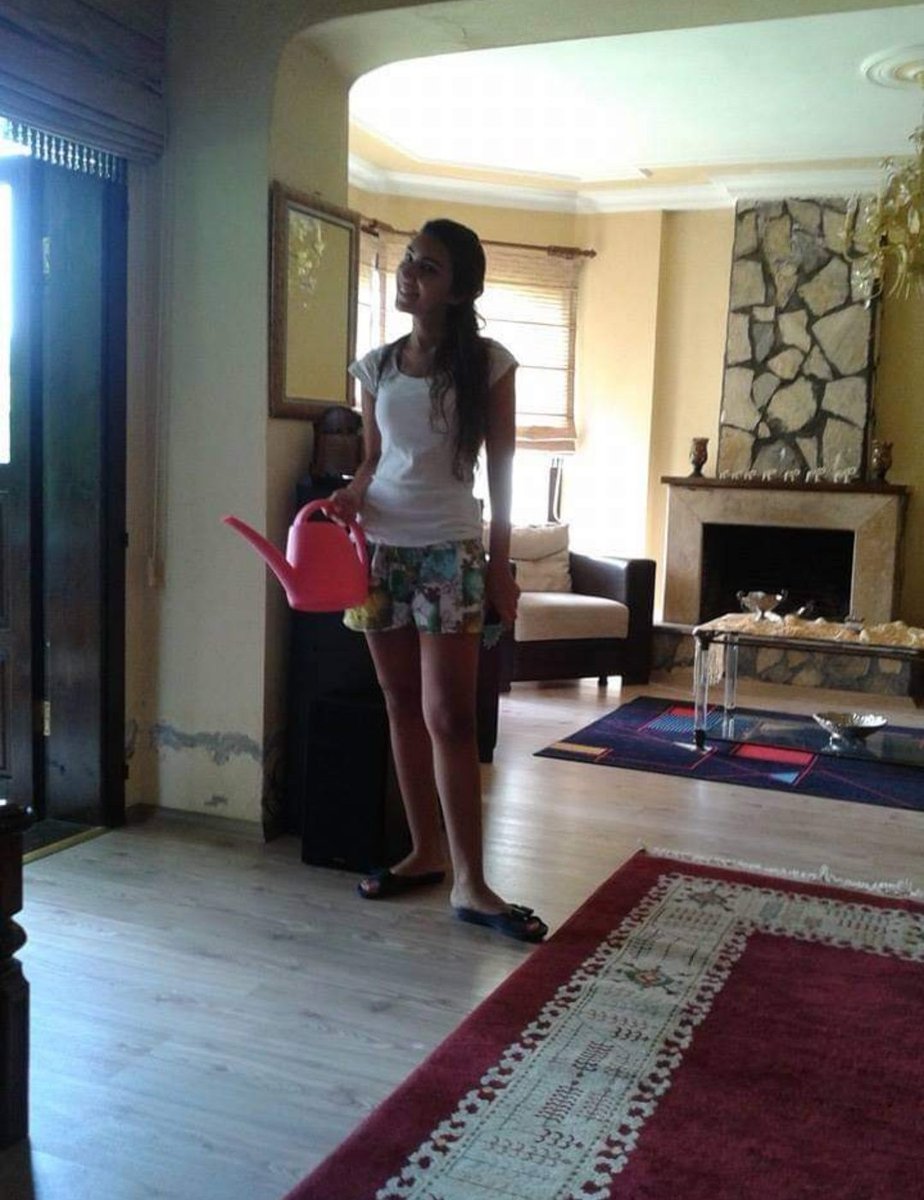 Takipçim 27 yaşındaki ablası Dilara'yı paylaşmak istedi. Sizden sert yorumlar istiyor. Yorumları beğenirse yeni fotolar atacakmış.  #ensest #paylaşım #gavat #turkifsa #itiraf