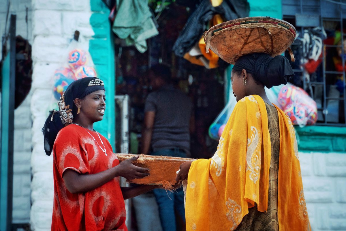There’s nothing I love more than capturing the essence of people  their beauty, strength, and everyday moments .✨📷
|2024
📍harar 
❤️💛💚💙🧡