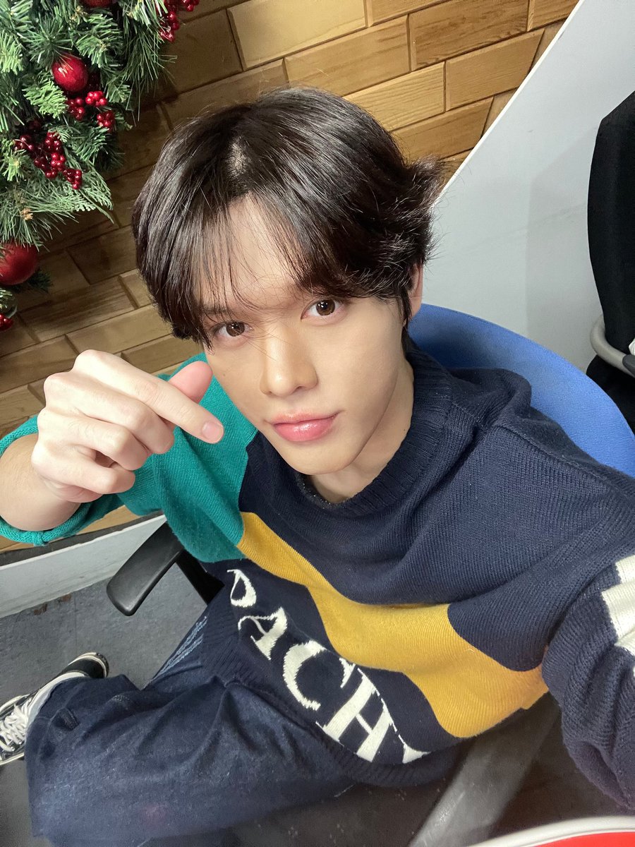 📸

Arirang Radio "H[A:RT] ATTACK" 

오늘 저의 라디오 막방인데
라디오를 계속 들어주시고
응원하러 오신 고스티분들이 감사해요 ^^
연말 얼마나 안 남았는데 감기 걸리지 마시고
미리 새해 복 많이 받으세요 ☺️
　⠀
#GHOST9 #고스트나인
#프린스 #PRINCE
#Arirang_Radio #HARTATTACK