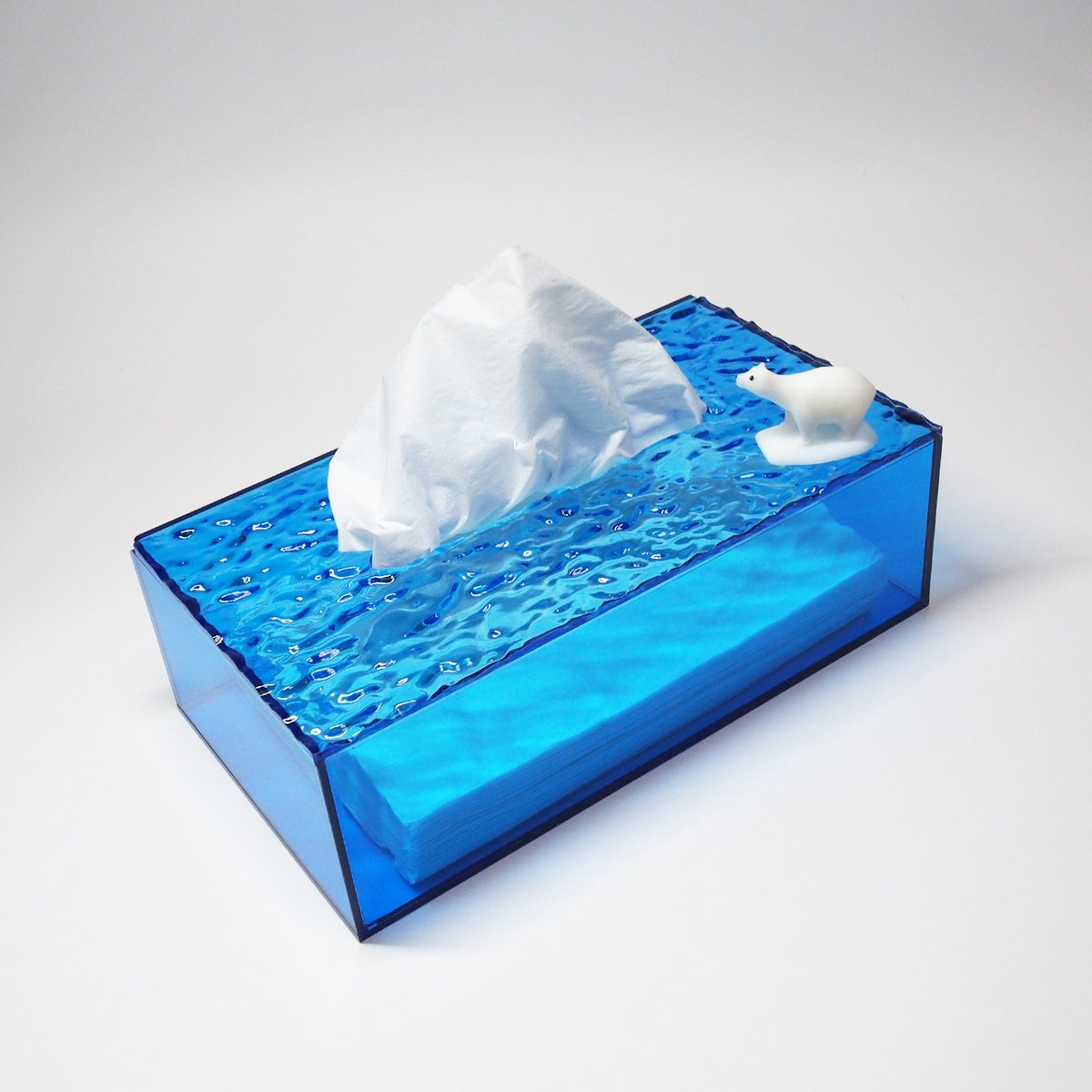 以前作った「氷山になるティッシュケース」が商品化しました。