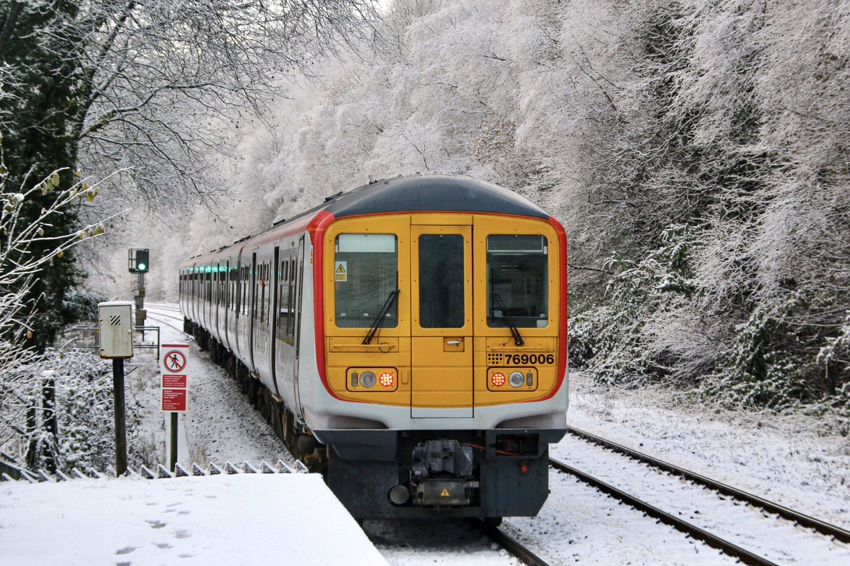 Looking back to when the 769’s worked their first Sunday service from Rhymney. Here’s 769006 2F14 0900 Rhymney to Cardiff Central seen at Llanbradach 11.12.2022 ©️ NH