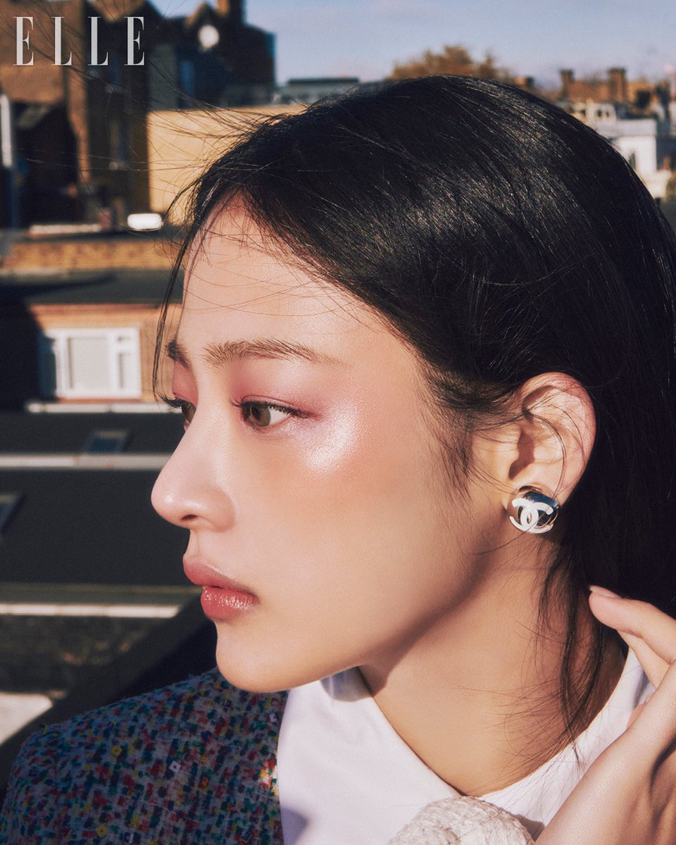 NewJeans_ADOR's tweet photo. #광고 ☁️💞🧸

#CHANELMakeup #CHANELbeauty
#CometesCollective #ColourofAllure
#샤넬뷰티 #샤넬메이크업 
#NewJeans #뉴진스 #MINJI #민지 https://t.co/uBkZ1hx2VB