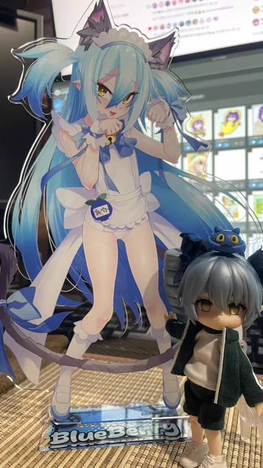 魔法少女の時もそうですが、アクスタがデカすぎて置き場所が悩ましいですわね 