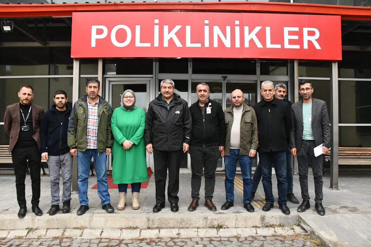 Abdulhalik_Tskn's tweet photo. 📍Patnos Ağız ve Diş Hastanesi

Diş Hastanemizi ziyaret ederek Başhekimimiz Dt.Halime İzci ve Yeni Göreve Başlayan Hastane Müdürü İbrahim Kaya beye hayırlı olsun dileklerimi iletip işleyişle alakalı istişarelerde bulunduk.

Misafirperliklerinden ötürü Başhekimimize ve Müdürümüze teşekkür ediyorum.