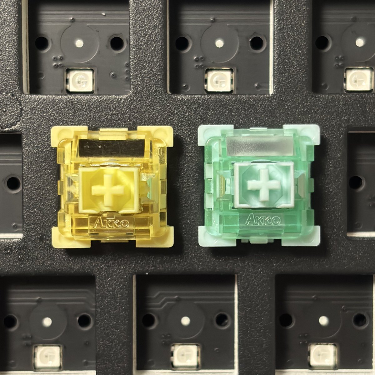 Akko様 ちなみに、Akkoの磁気スイッチは性能も軸ブレの小ささも進化しています