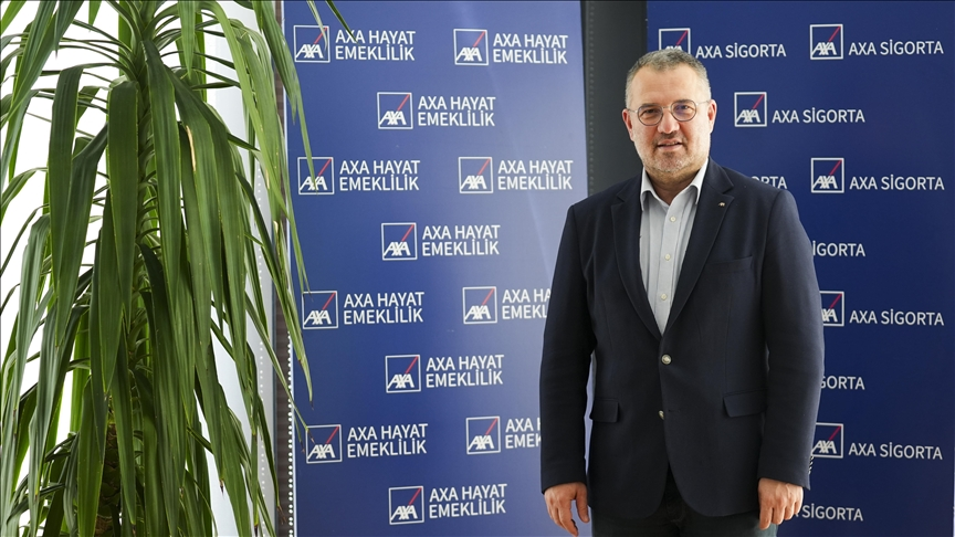 aa_finans's tweet photo. 💶AXA Türkiye 2026'da 2,1 milyar avro prim üretimi hedefliyor

🎙️AXA Türkiye Üst Yöneticisi Yavuz Ölken:

🎯2026'da 2,1 milyar avro prim üretimi ve 100 milyon avro kar mertebesini hedefliyoruz.

🌎Bu sonuç, uluslararası pazarlarda derinlik kazandırırken, Türkiye'nin AXA Global'deki ağırlığının ve etkisinin daha üst seviyelere çıkmasını sağlayacak

https://t.co/bu3qCYn45j