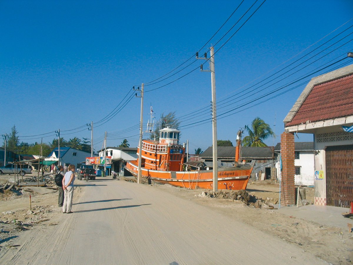BritGeoSurvey's tweet image. Boxing Day 2024 marks 20 years since the Indian Ocean earthquake and tsunami. 

Prof David Tappin reflects on the disaster, what we have since learned and the advances that have been made in an attempt to mitigate the threat of tsunamis.

bgs.ac.uk/news/twenty-ye…
