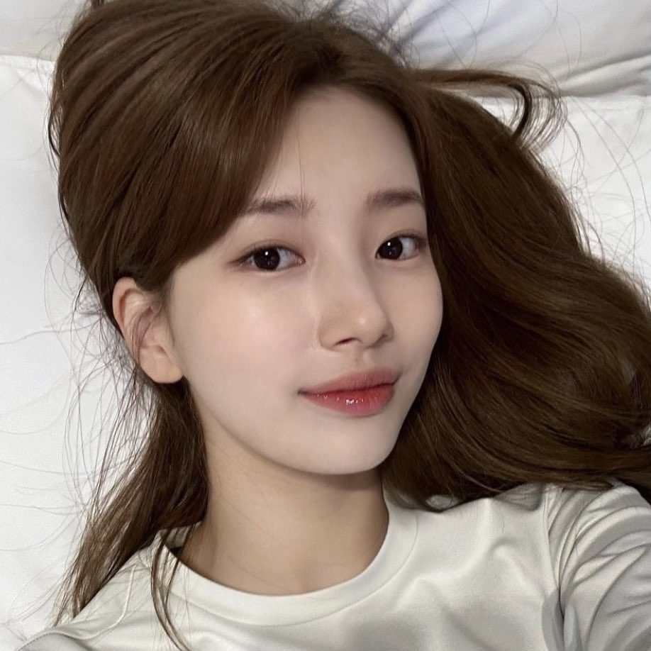 seori_ri_ri's tweet photo. 브라운 수지 역시 좋타...🤎 https://t.co/VY69Eob8hi