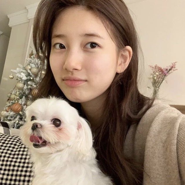 seori_ri_ri's tweet photo. 브라운 수지 역시 좋타...🤎 https://t.co/VY69Eob8hi