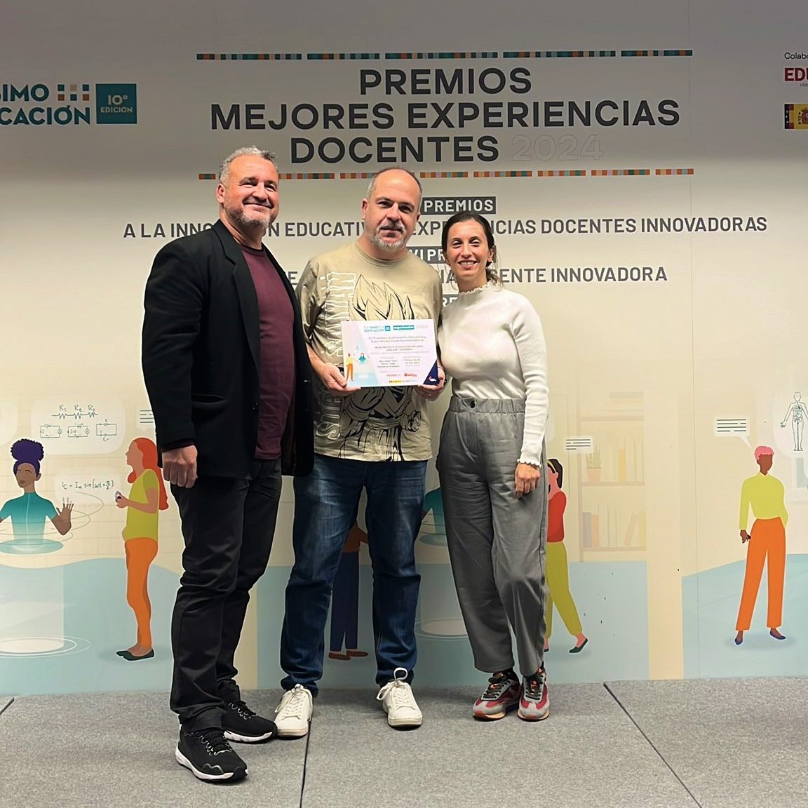 Consorci d'Educació (@consorciedubcn) on Twitter photo 🤖El projecte Leducas de l’<a href="/EscolaPalma/">Escola Palma de Mallorca</a> permet a l’alumnat de 4t comunicar-se amb un company a través de pictogrames digitals.
Guardonat als Premis 2024 <a href="/SIMOEDU_/">SIMO EDUCACIÓN</a> , ha nascut en un centre on la tecnologia està al servei de l’equitat i la inclusió.
Més ℹ️bloc.edubcn.cat/?p=10605 🤖El projecte Leducas de l’<a href="/EscolaPalma/">Escola Palma de Mallorca</a> permet a l’alumnat de 4t comunicar-se amb un company a través de pictogrames digitals.
Guardonat als Premis 2024 <a href="/SIMOEDU_/">SIMO EDUCACIÓN</a> , ha nascut en un centre on la tecnologia està al servei de l’equitat i la inclusió.
Més ℹ️bloc.edubcn.cat/?p=10605