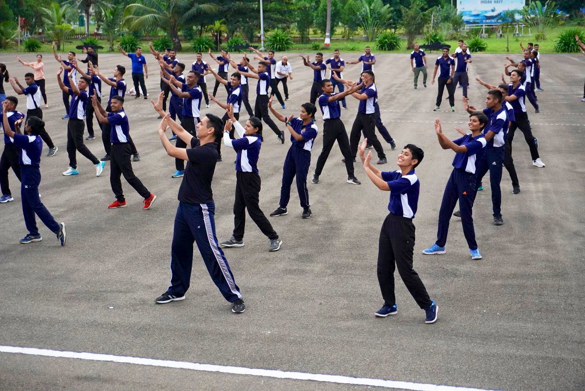 INS_Vishwakarma's tweet photo. #Sashakt60
Dance, sweat, and bond! 💃🕺 An electrifying #Zumba session rocked #INS_Vishwakarma, bringing together undertrainees, Ship’s Coy, and their families for fitness, fun, and unforgettable camaraderie! 🔥💪
#StayActive
#LargeNavyMindset https://t.co/btNtY2VKDf