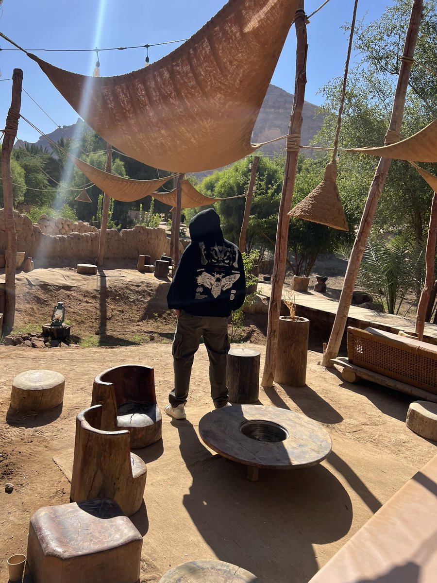 IReeeX's tweet photo. العُلا 🐪🌴 https://t.co/Bvv8zW6yoA