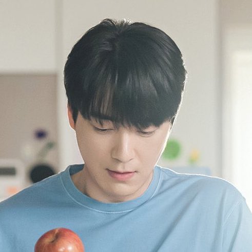 yk1lm_tIb's tweet photo. 애네 둘 다 애아빠래..;; 
동일인물이래…. https://t.co/CKSNS87vuG